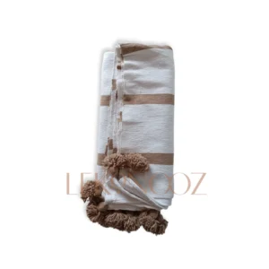 White Berber plaid with beige pompoms