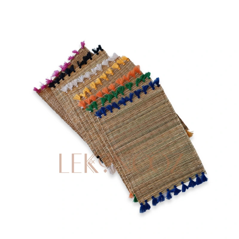 Wicker placemats with tassels